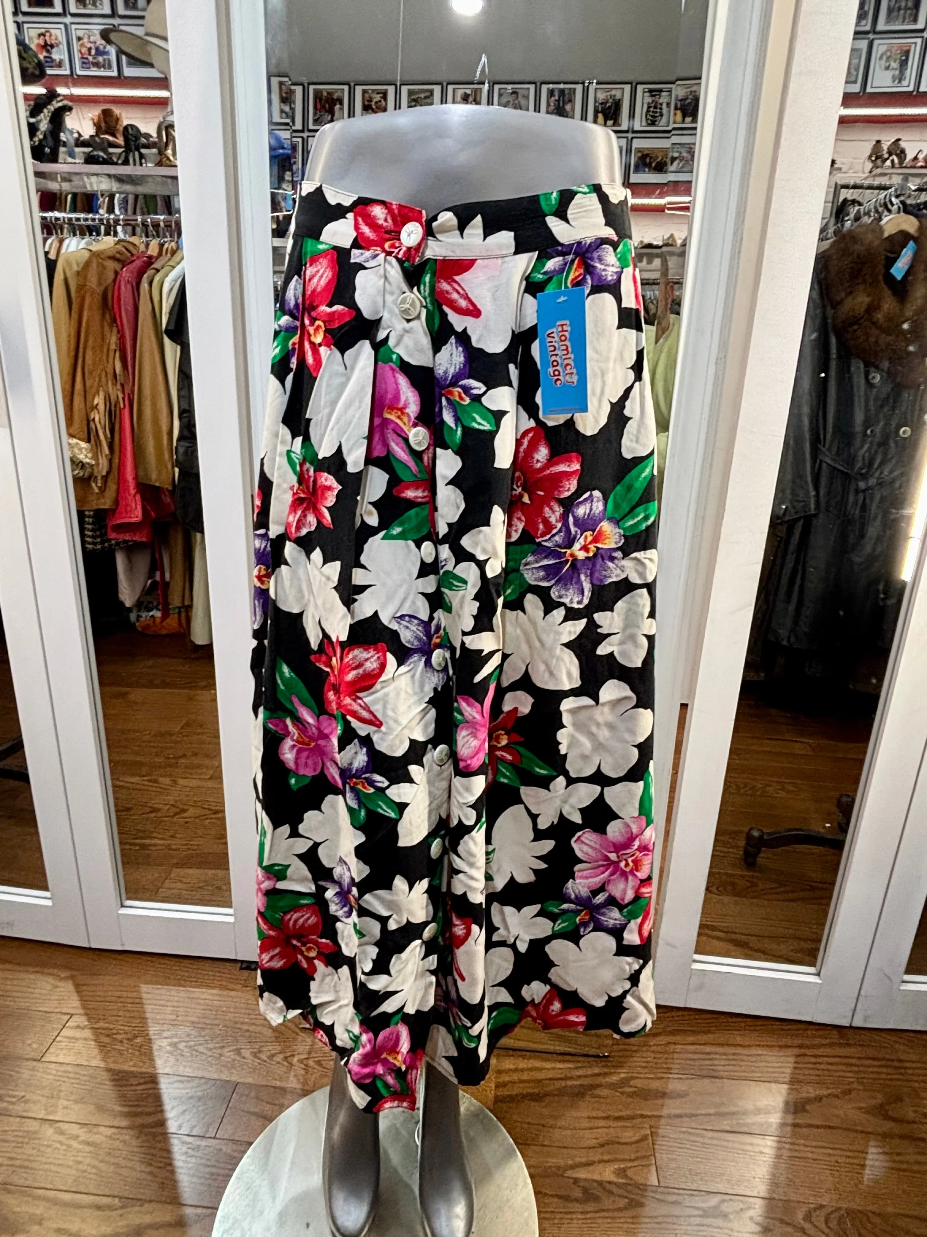 90’s Black With White And Multicolor Flower Print Skirt By Claus