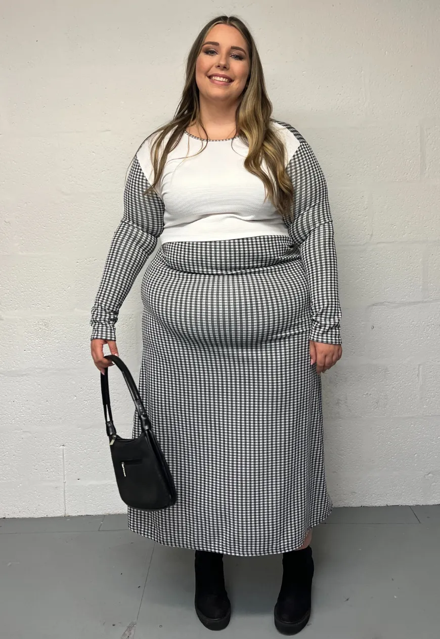 GINGHAM MID-RISE MAXI SKIRT