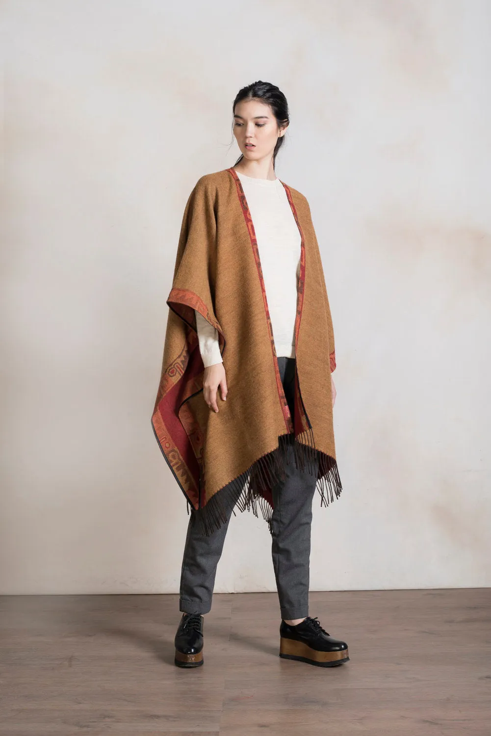 Huari - 5 Cape Baby Alpaca Color Ocre
