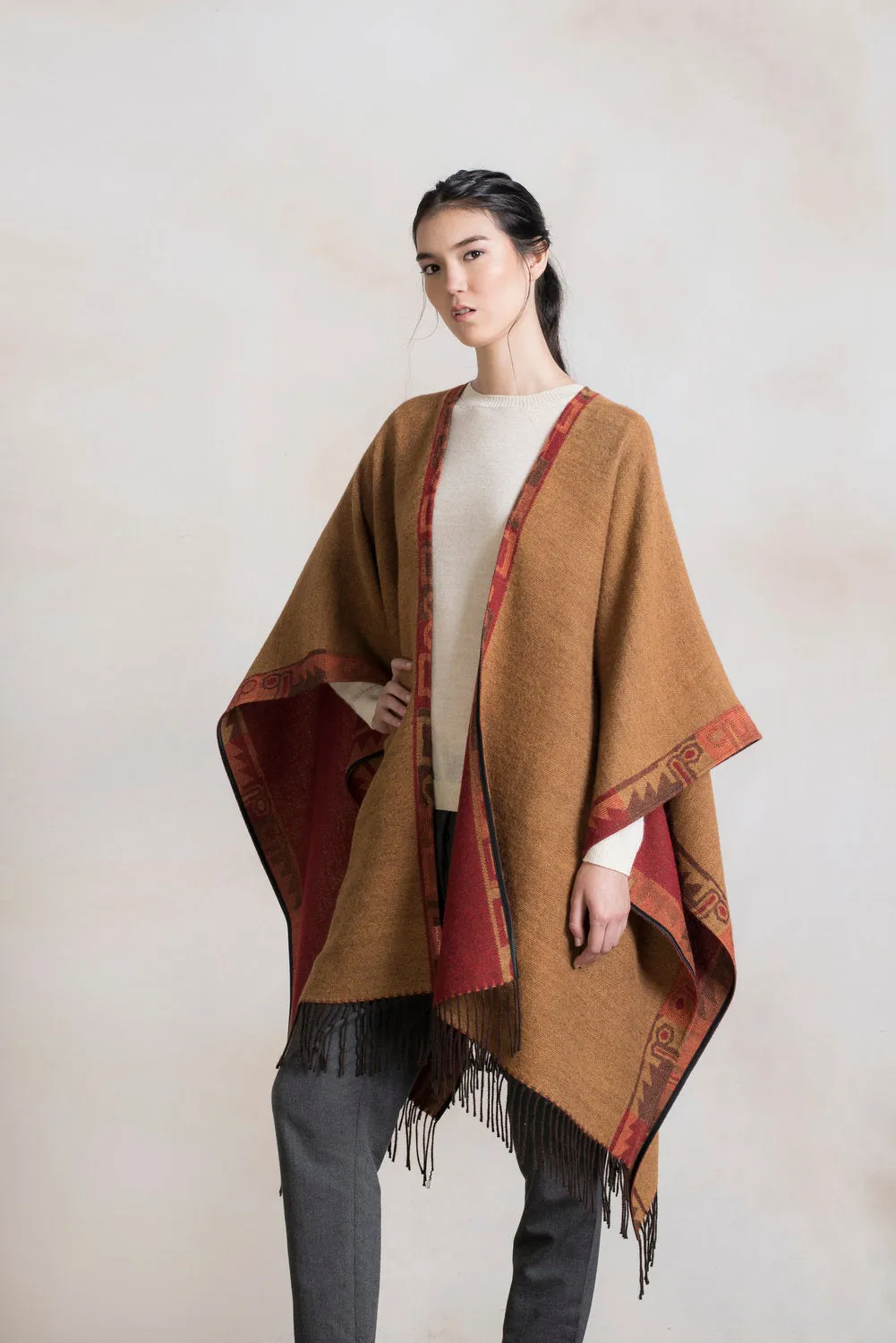 Huari - 5 Cape Baby Alpaca Color Ocre