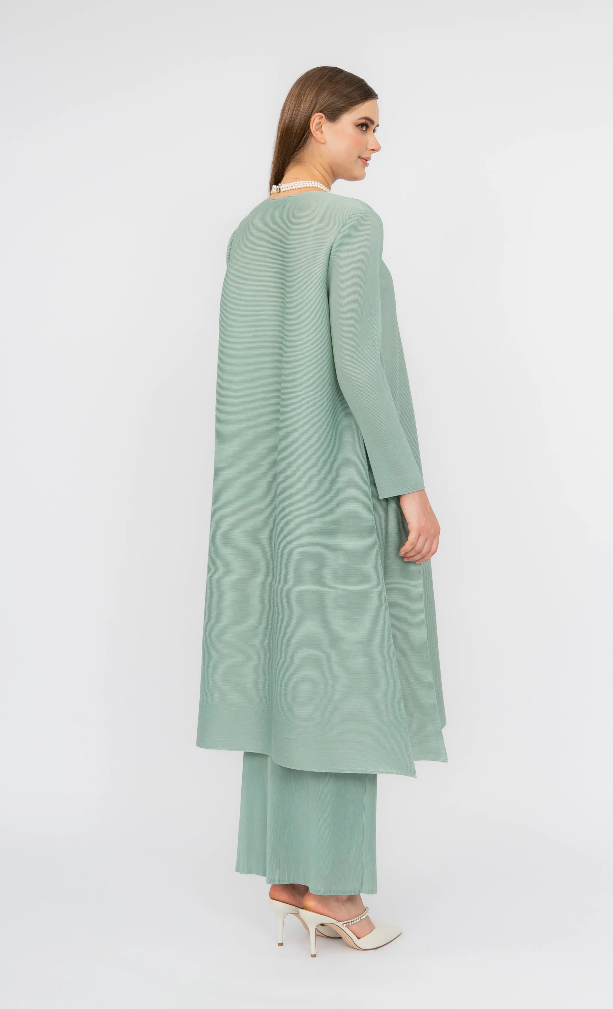 Miss Classy Kurung  in Frosty Green
