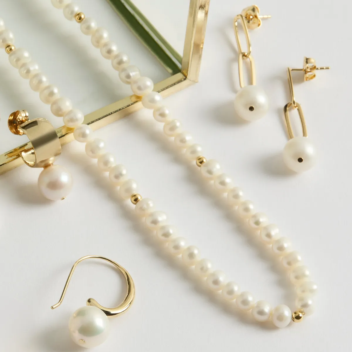 Moonriver Pearl Necklace