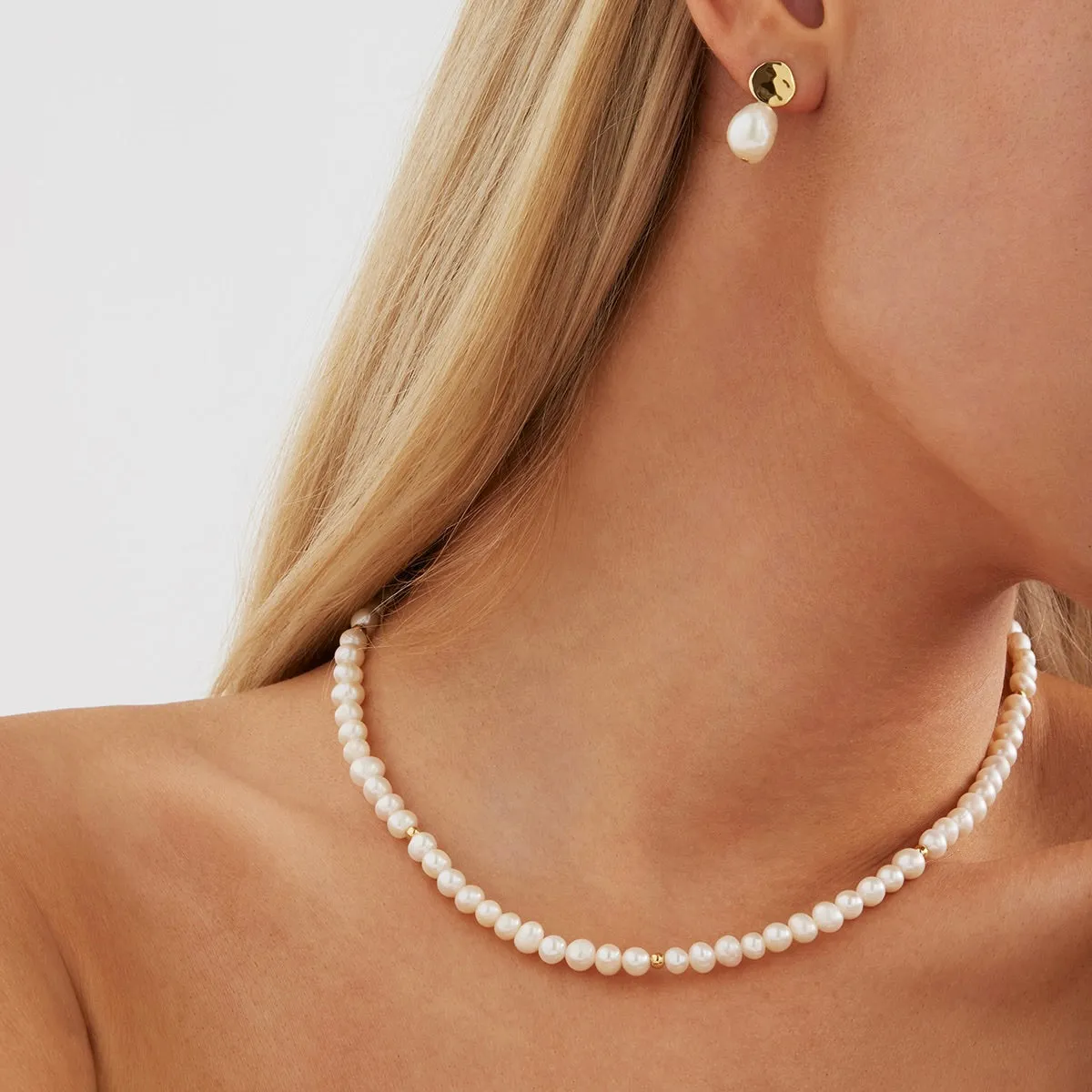 Moonriver Pearl Necklace