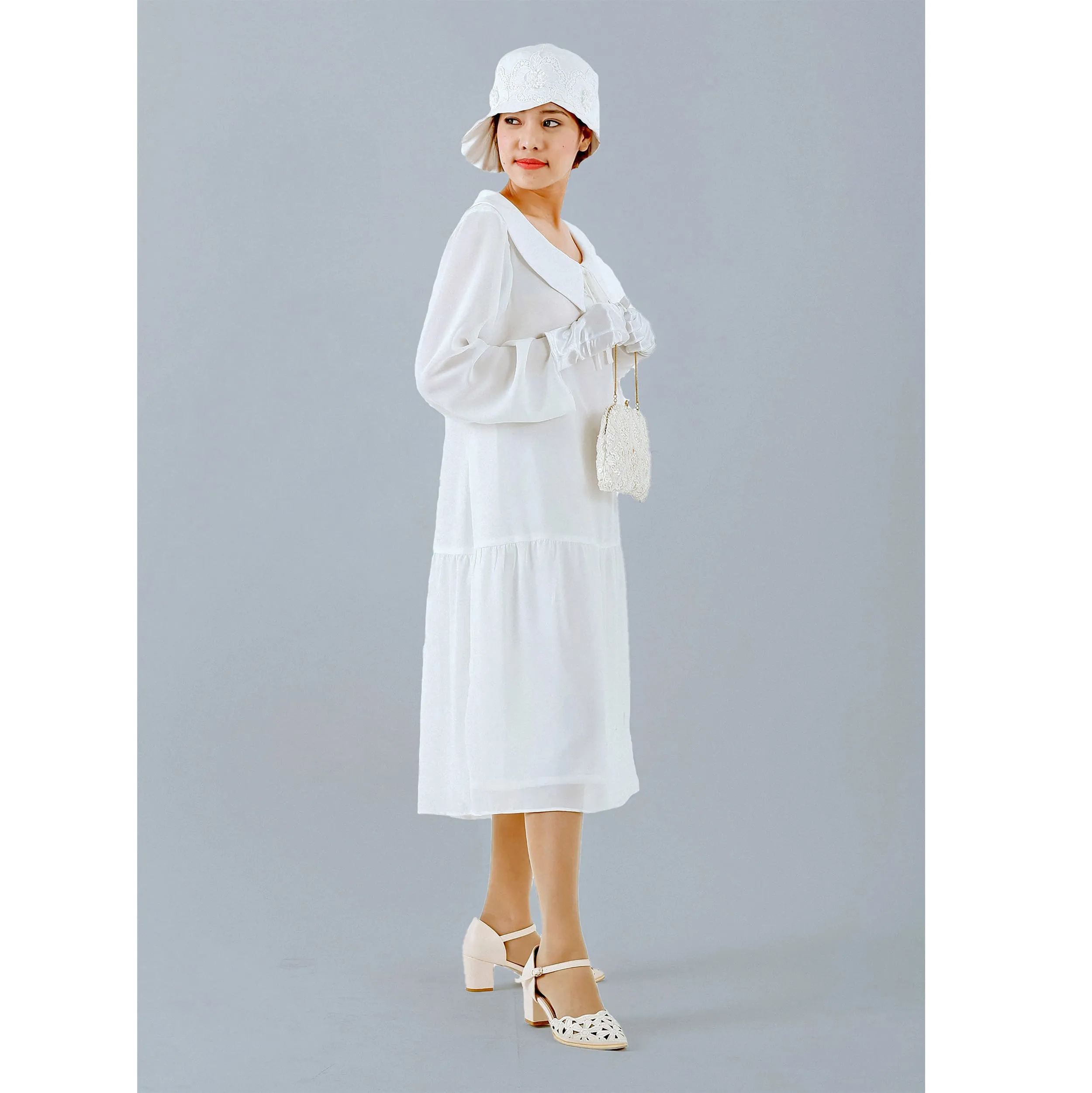 Off-white Gatsby dress with puritan collar and long sleeves