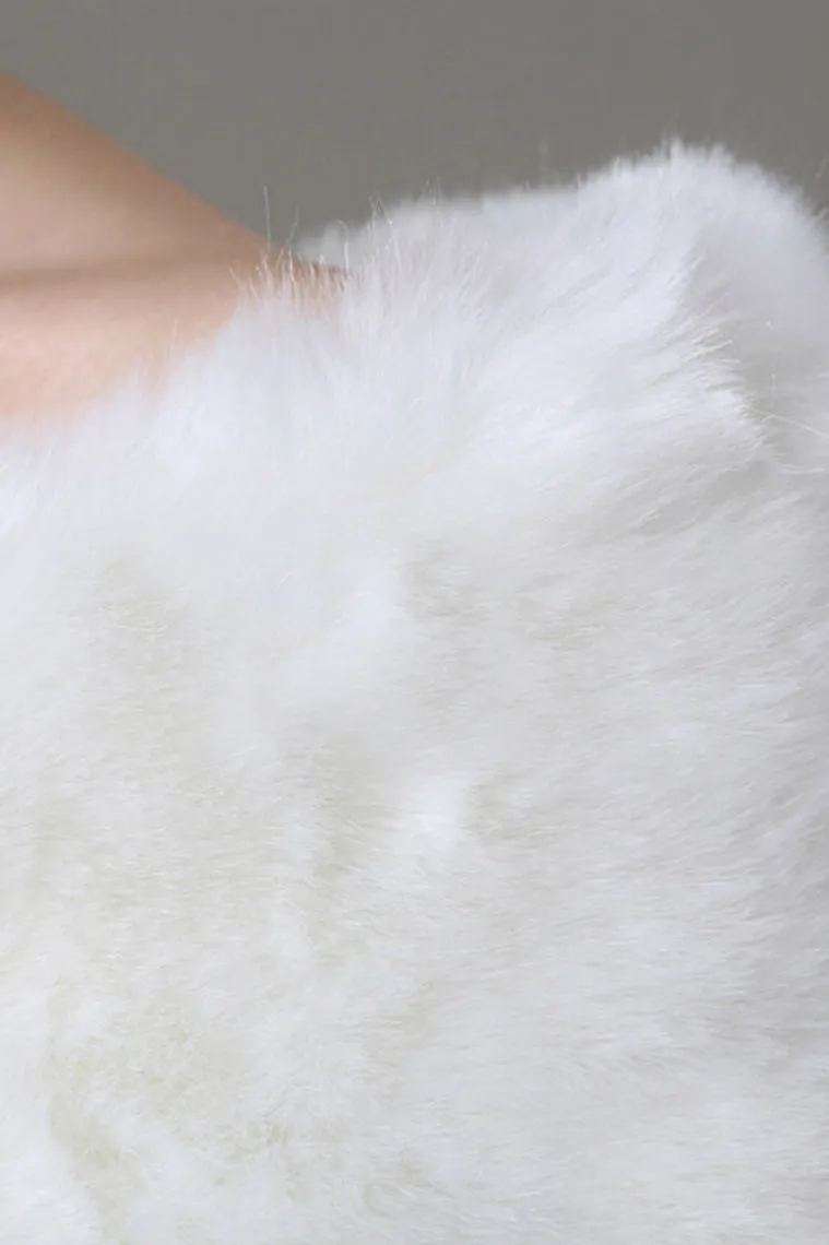 Pretty Faux Fur Wedding Wrap