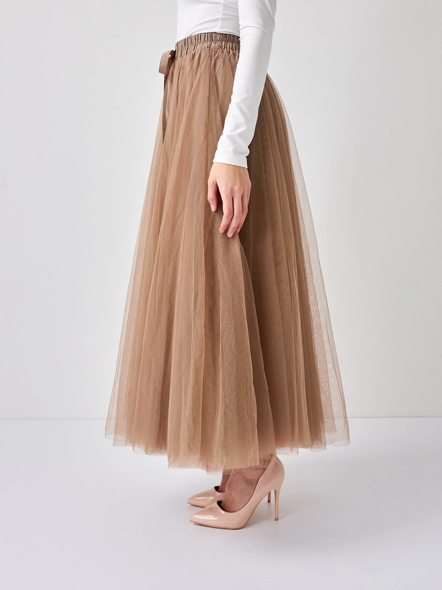 Women's Aria Tulle Midi Skirt in Taupe